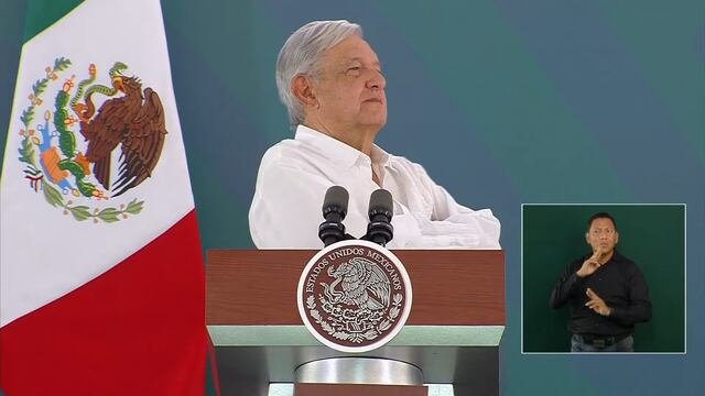 AMLO imita a Randy Arozarena