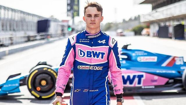 PIASTRI FIRMA CON ALPINE