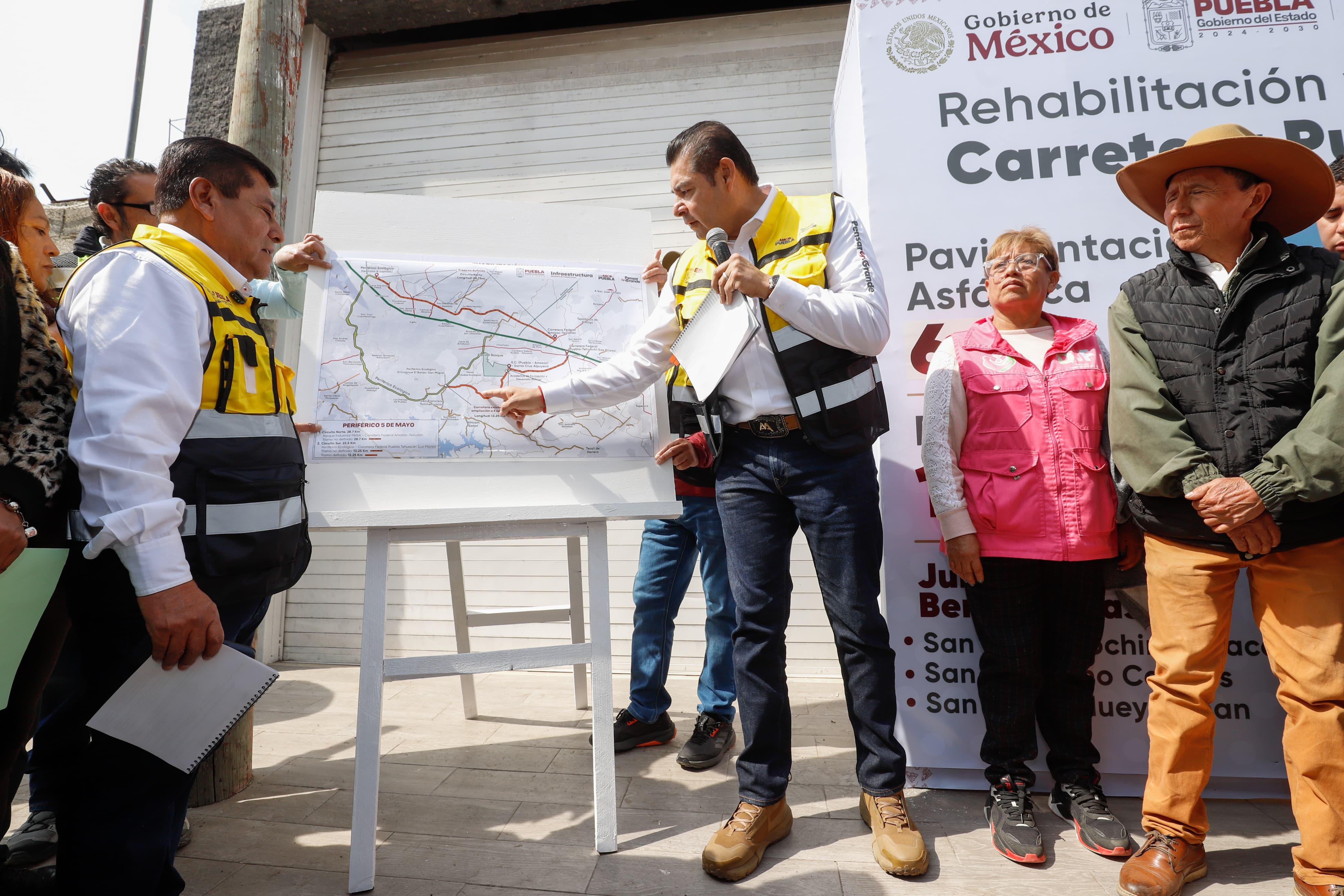 Alejandro Armenta supervisa avance del eje vial Puebla-Tlaxcala.