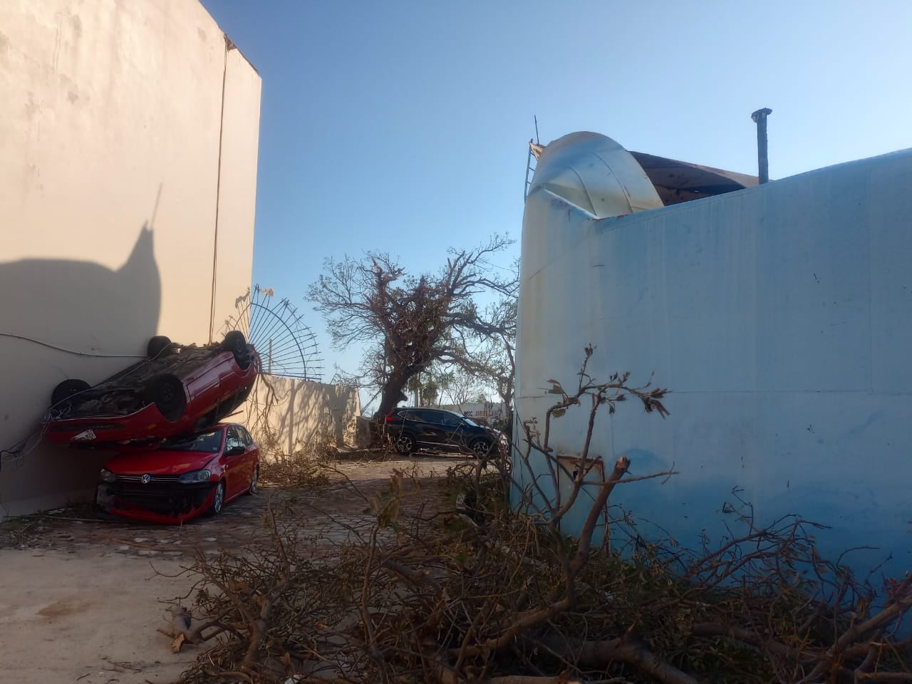 De acuerdo con la UNAM, el huracán Otis golpeó Acapulco con rachas de viento de hasta 329 kilómetros por hora. Foto: Ginés Sánchez