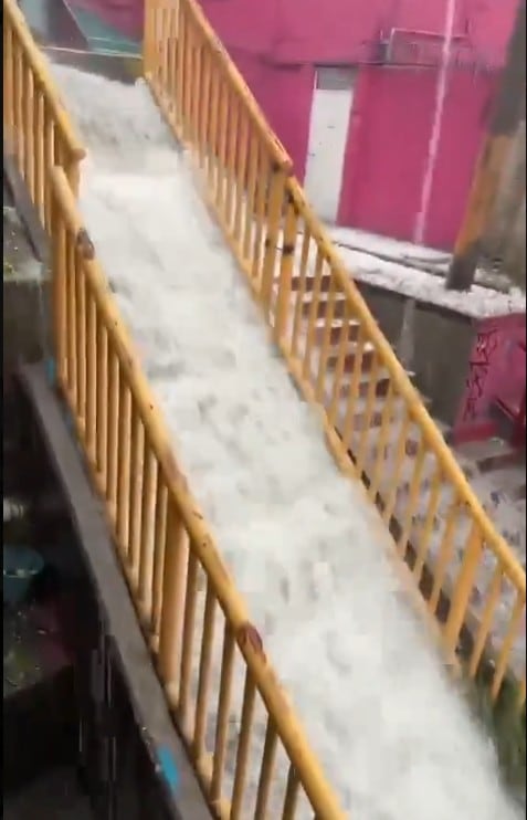 Granizada en Cuautepec provoca colapso de techumbre en PILARES