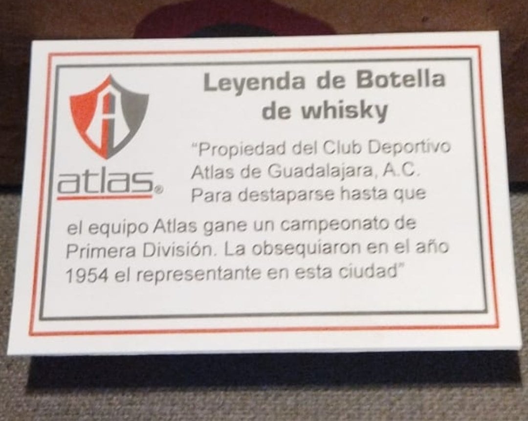 Inscripción en botella del Atlas FC