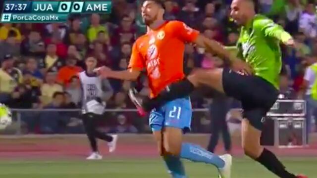 Henry Martín recibió la falta de Christian Pérez