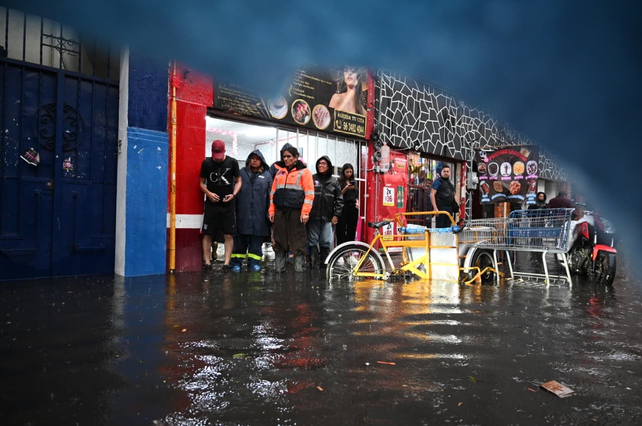 Brigada Tormenta realizó labores de desazolve en colonias Buenavista, Guerrero y Doctores