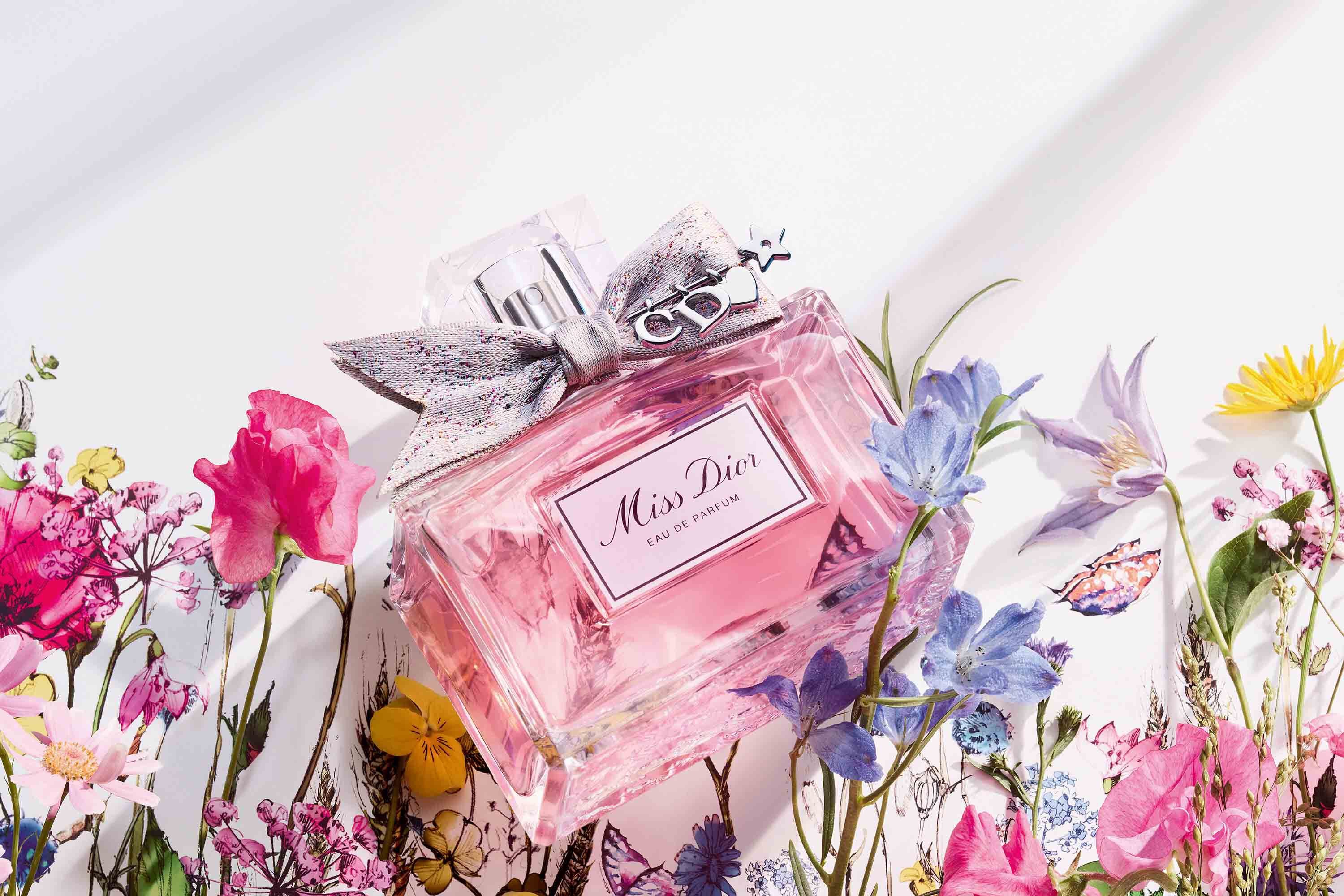 Perfumes de mujer perfectos para primavera 2023: Miss Dior de Dior