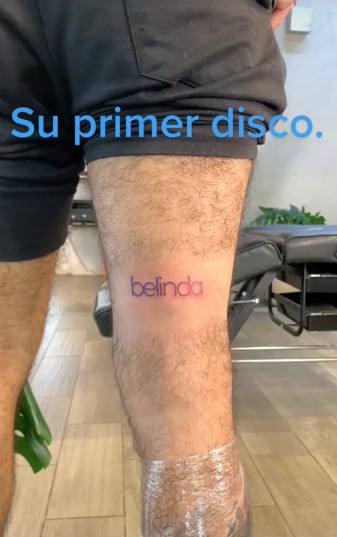 Se hace tatuajes de Belinda