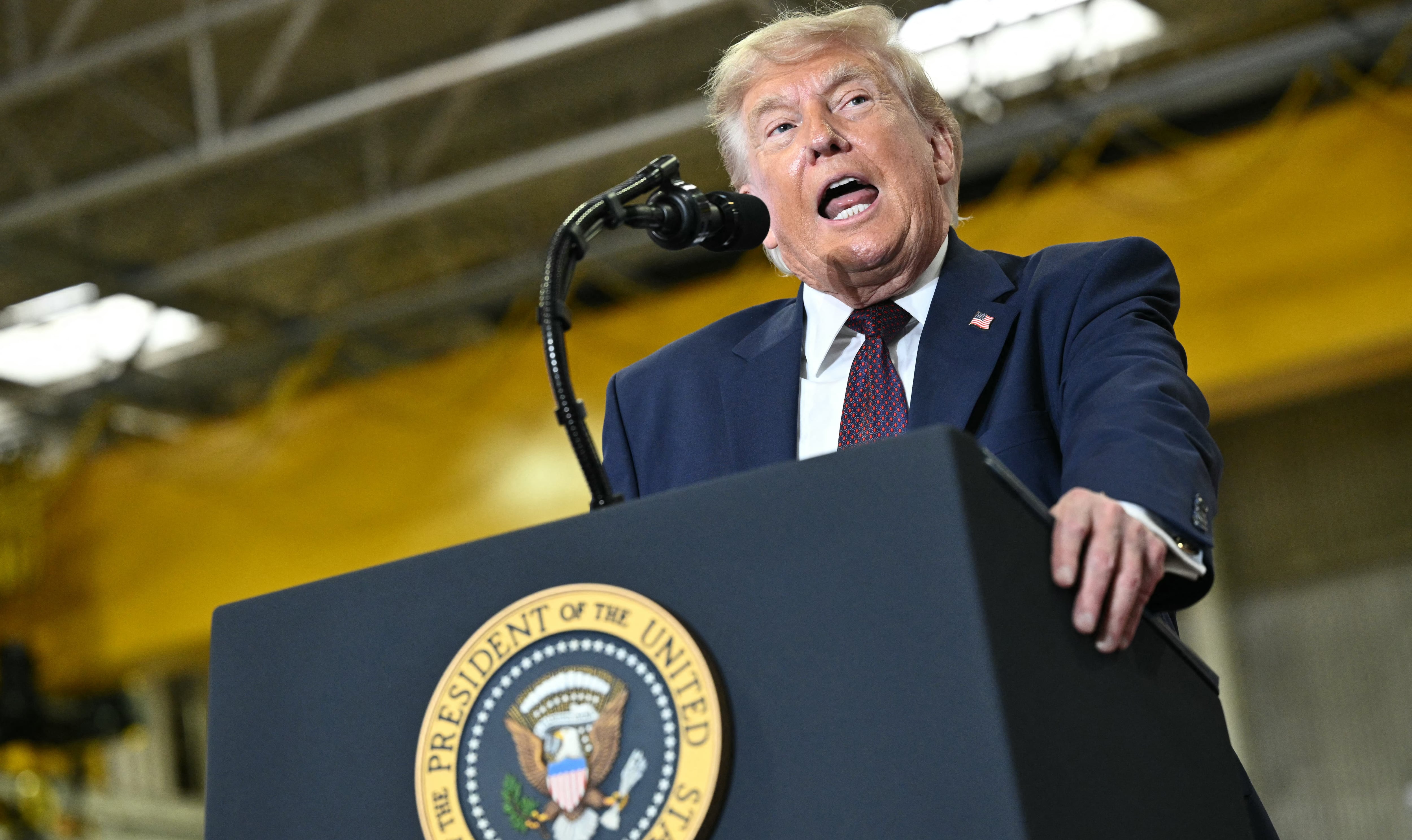 Trump denuncia plan en Venezuela para alterar elecciones con voto electrónico