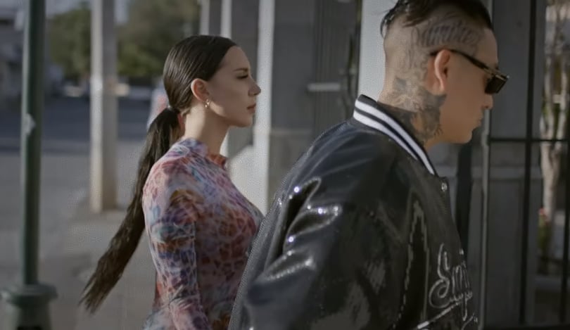 Alemán y su novia Akasha.