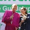Azucena Cisneros da la bienvenida al nuevo obispo de Ecatepec, José Guadalupe Torres Campos