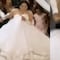 VIDEO: Novia hace entrada triunfal en su boda y hasta tumbó al esposo