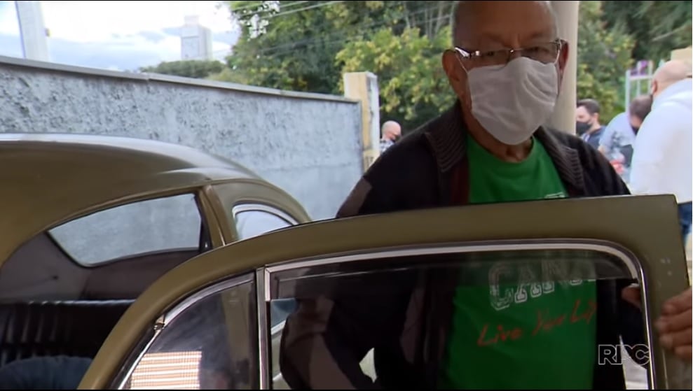 Maestro Marcelo Siqueira en su 'vocho'