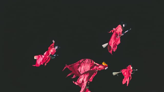 ¿Que significa soñar con brujas volando?