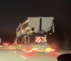 ¿Qué significa la bandera naranja lisa en un tráiler?