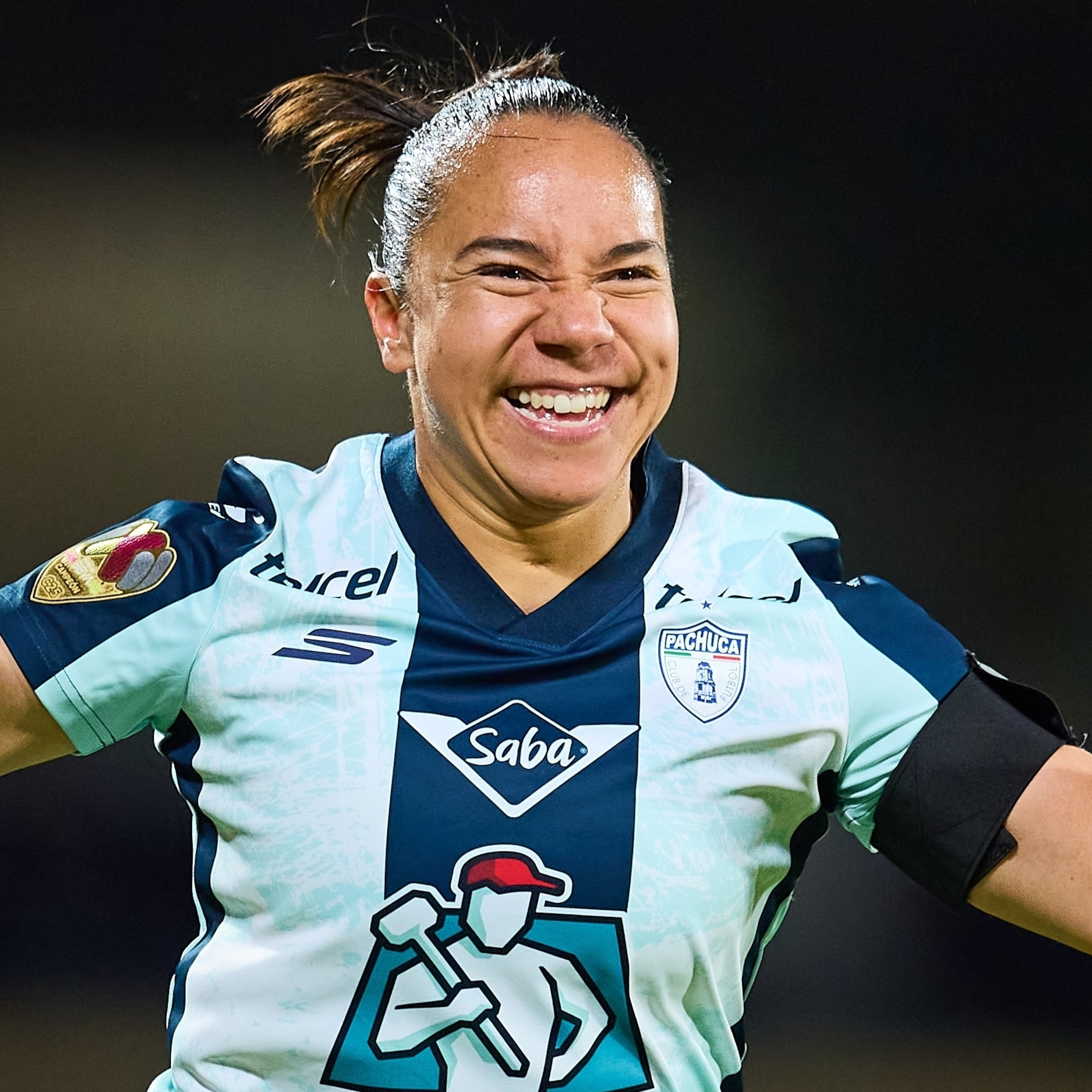 Balón de Oro 2026: Charlyn Corral gana premio a la Mejor Delantera del Año