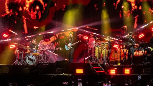 Siddhartha hace historia con más de 50 mil asistentes en la Feria y Festival Cultural Alfeñique 2025