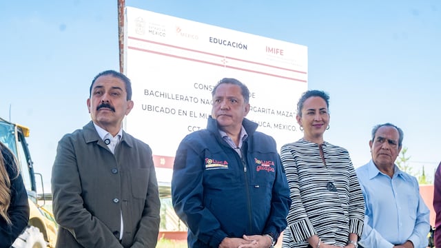 Ricardo Moreno coloca primera piedra de Preparatoria Bachillerato Nacional en San Pablo Autopan.