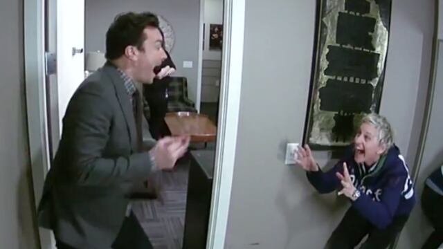 Ellen Degeneres se caracteriza por jugarle bromas a sus compañeros y a sus invitados por lo que Fallon no fue la excepción. 