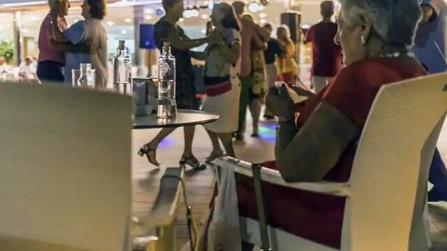 Mujeres son discriminadas en discoteca de Alicante por su edad