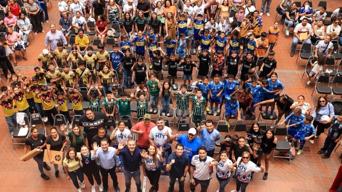Monterrey premia a campeones del Mundialito de Barrios y Regio Play