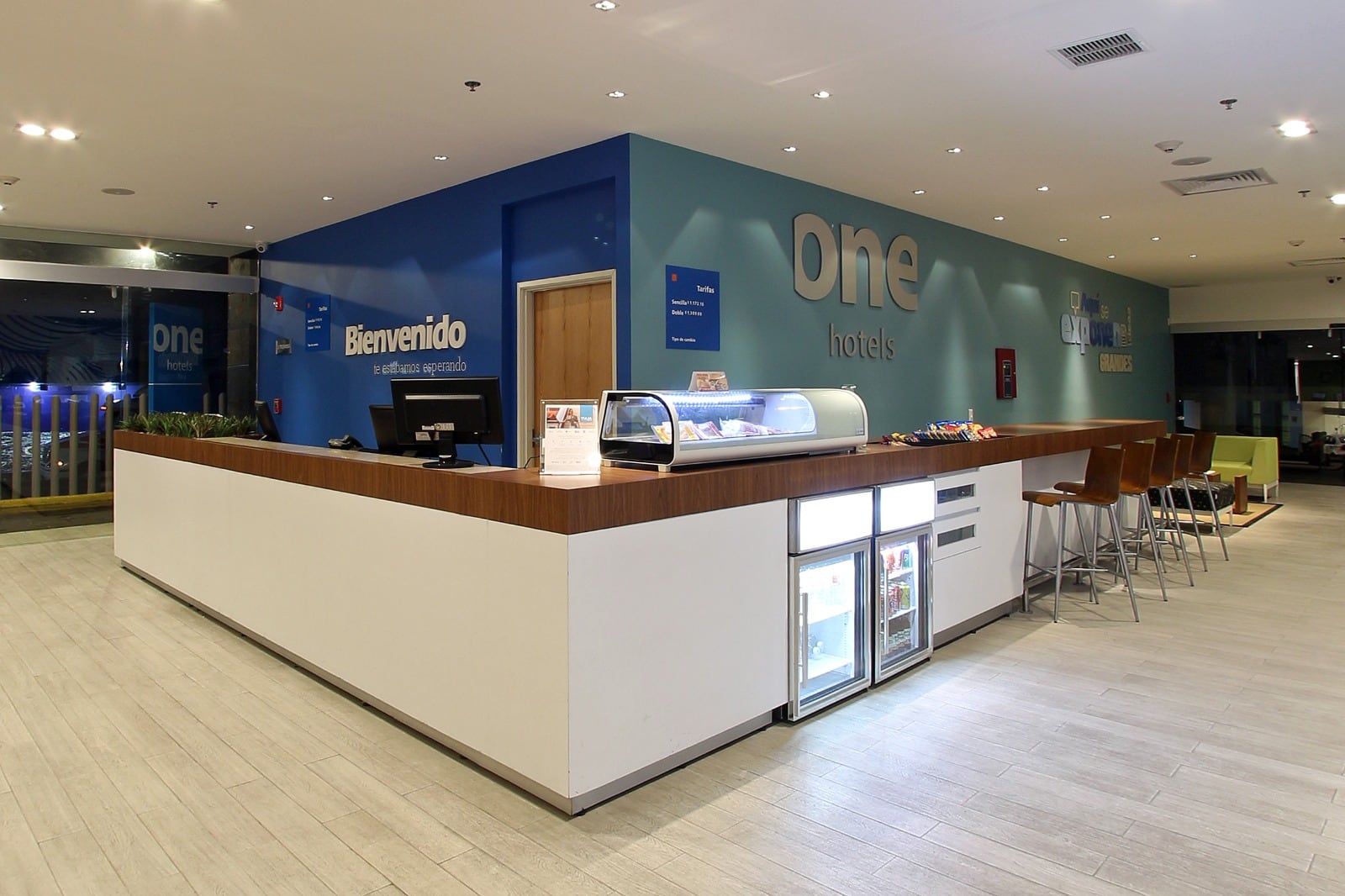 One Ciudad Juárez Alameda cuenta con servicio self service y 120 habitaciones