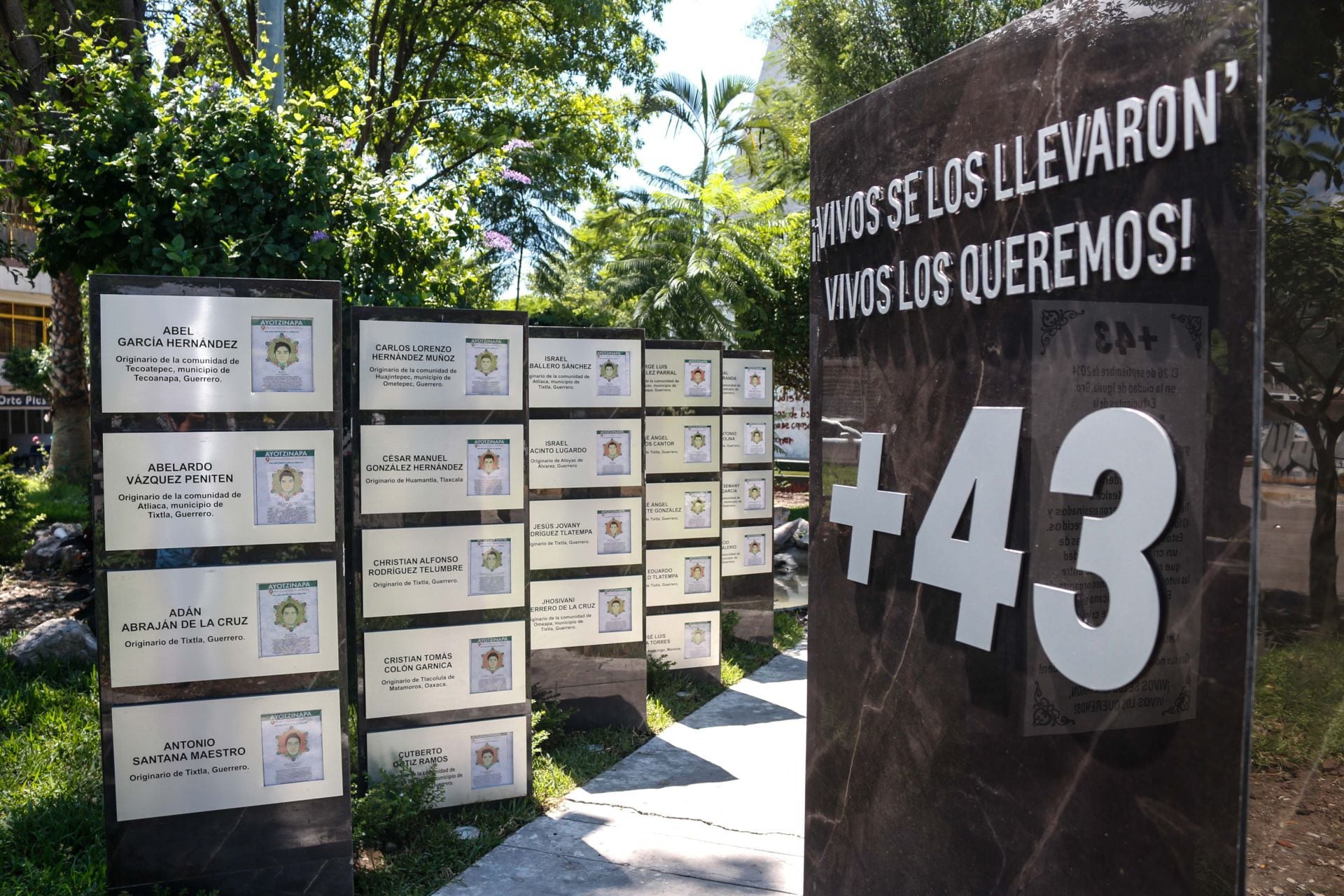 Memorial de 43 normalistas de Ayotzinapa en Chilpancingo