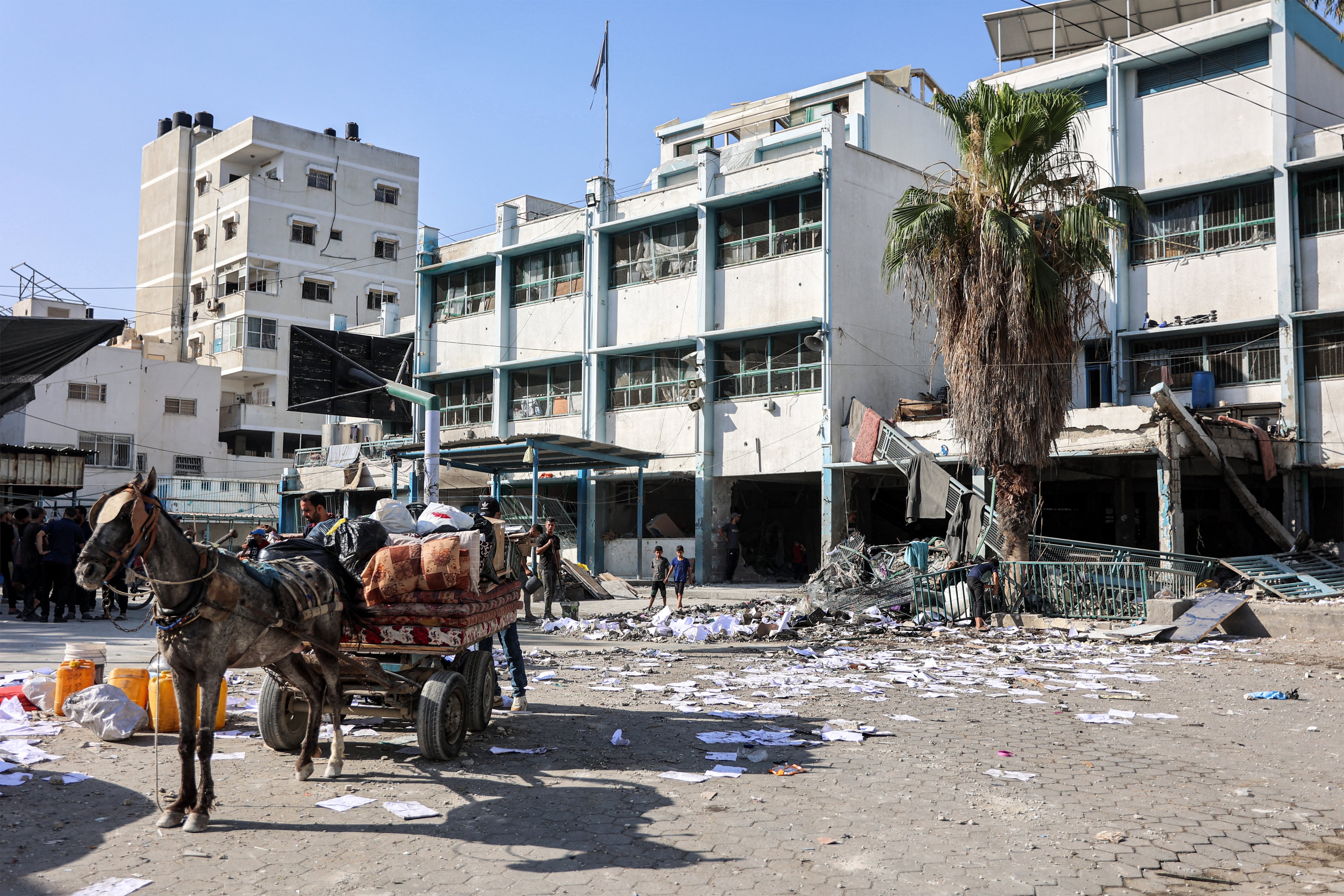 Bombardeos sobre una escuela al norte de Gaza