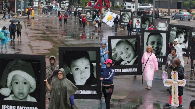 Marcha por incendio en Guardería ABC. Reclamos de AMLO.