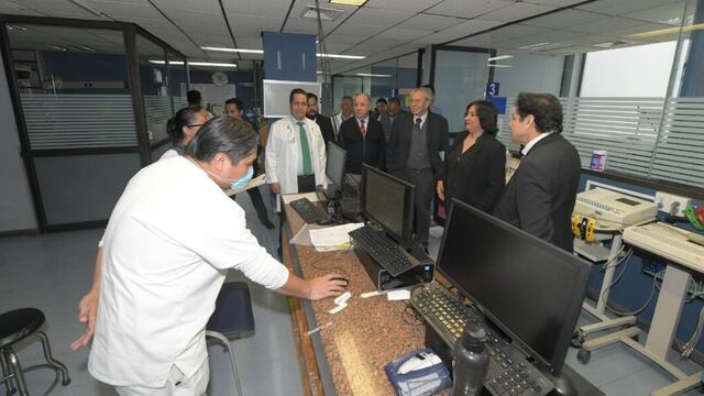 Visita sorpresa al Instituto de Neurología.