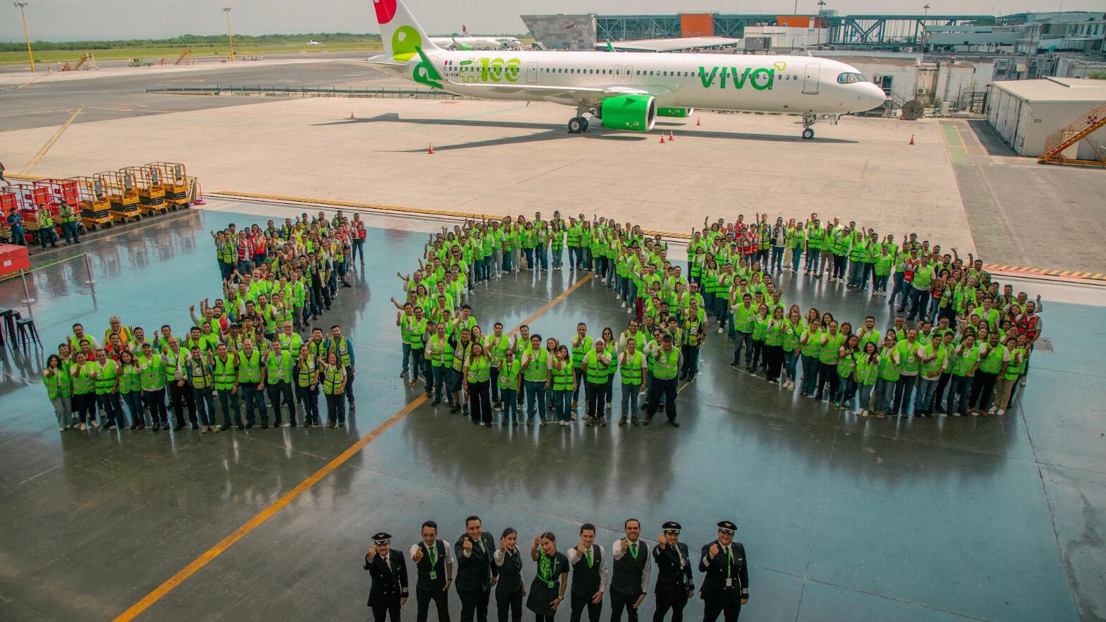 Viva sigue creciendo; llega el avión número 100