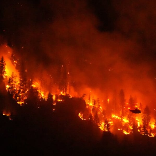 Canadá declara emergencia por incendios en Columbia Británica; evacúan a 20 mil