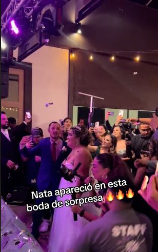 Natanael Cano llegó de sorpresa a una boda
