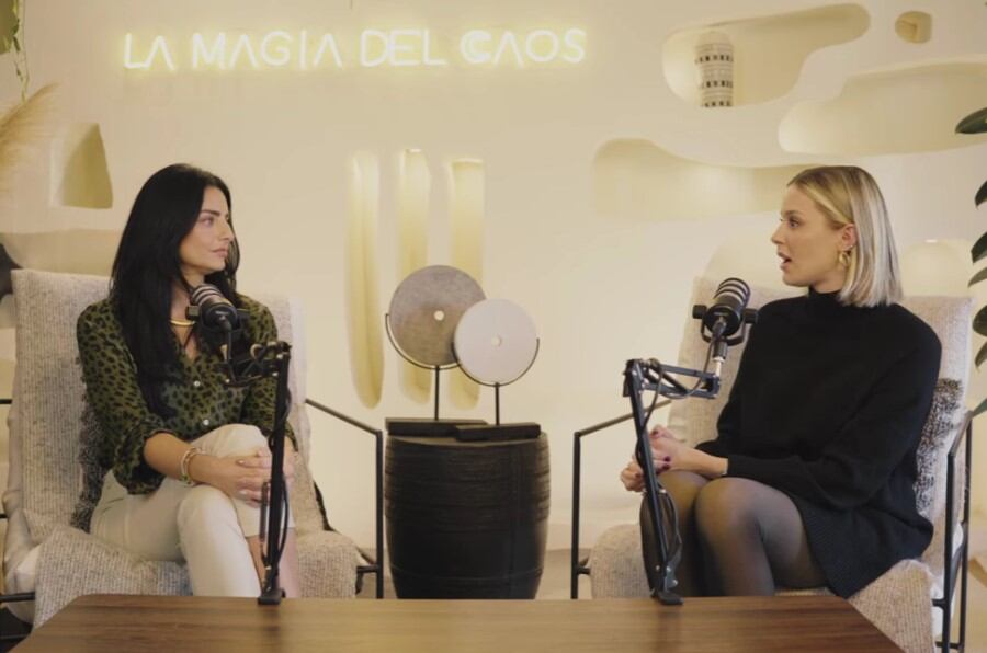 Mariana Rodríguez con Aislinn Derbez