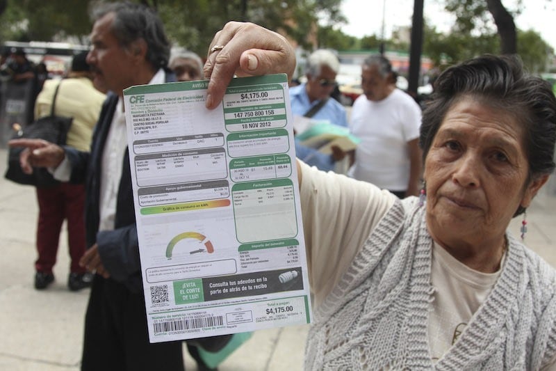 Recibo de luz. CFE asegura que no subirán las tarifas en los hogares. Foto/Cuartoscuro (Archivo)