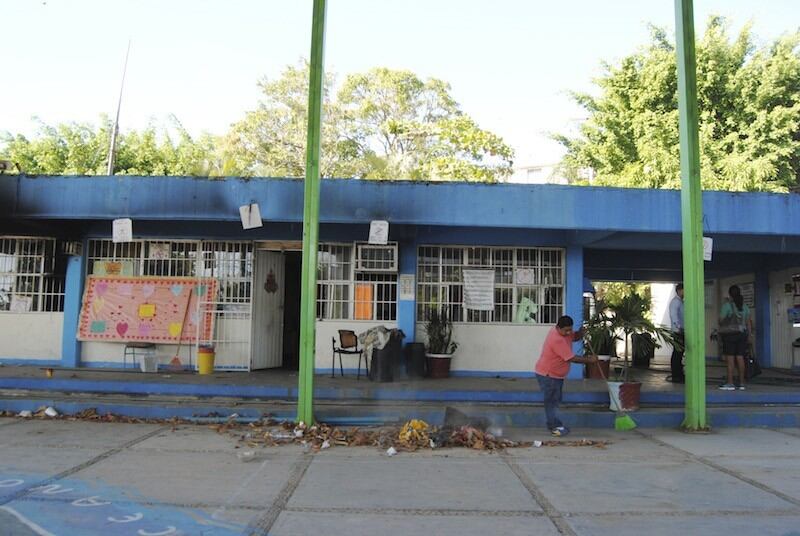 Escuela secundaria 100, Álvaro Obregón, en la colonia El Coloso que suspendió labores por problemas de inseguridad. En diciembre del 2014 desconocidos se introdujeron y quemaron la dirección y oficinas adjuntas. Foto: José I. Hernández/Cuartoscuro