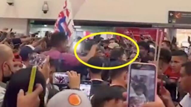 Agreden a Ricardo Peláez