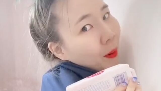 Chingu Amiga presume el jabón Zote