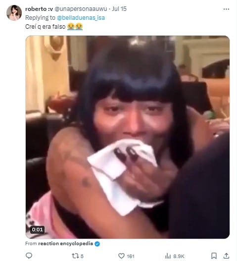 Memes de Bella Dueñas por llenar sus redes de contenido sexual