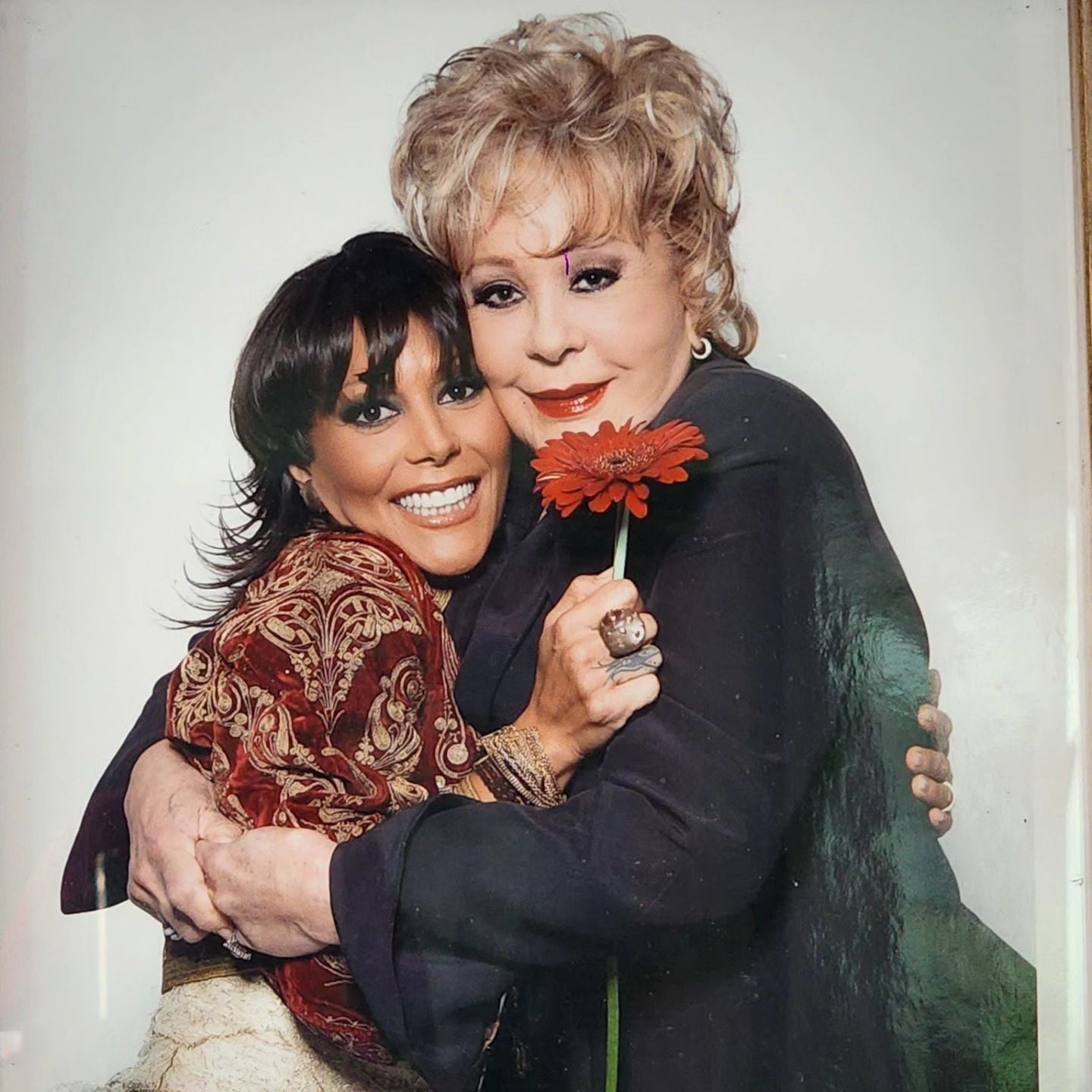 Alejandra Guzmán con Silvia Pinal.