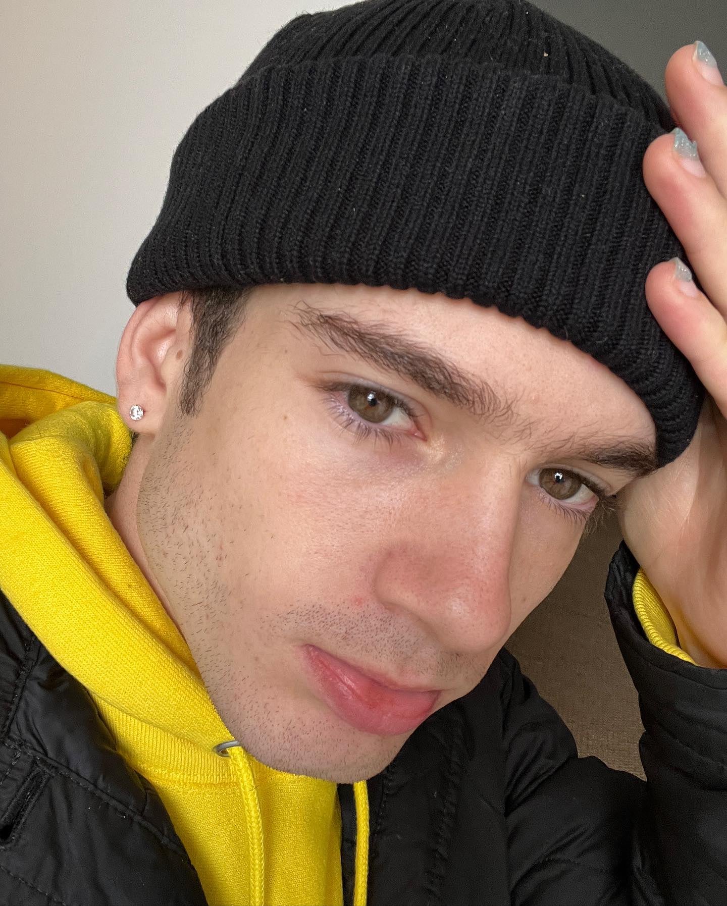 León Leiden, cantante.