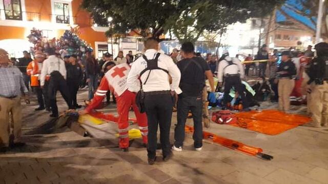 ¿Qué pasó en Alameda de León, Oaxaca? Gradas colapsaron previo a la Noche de Rábanos