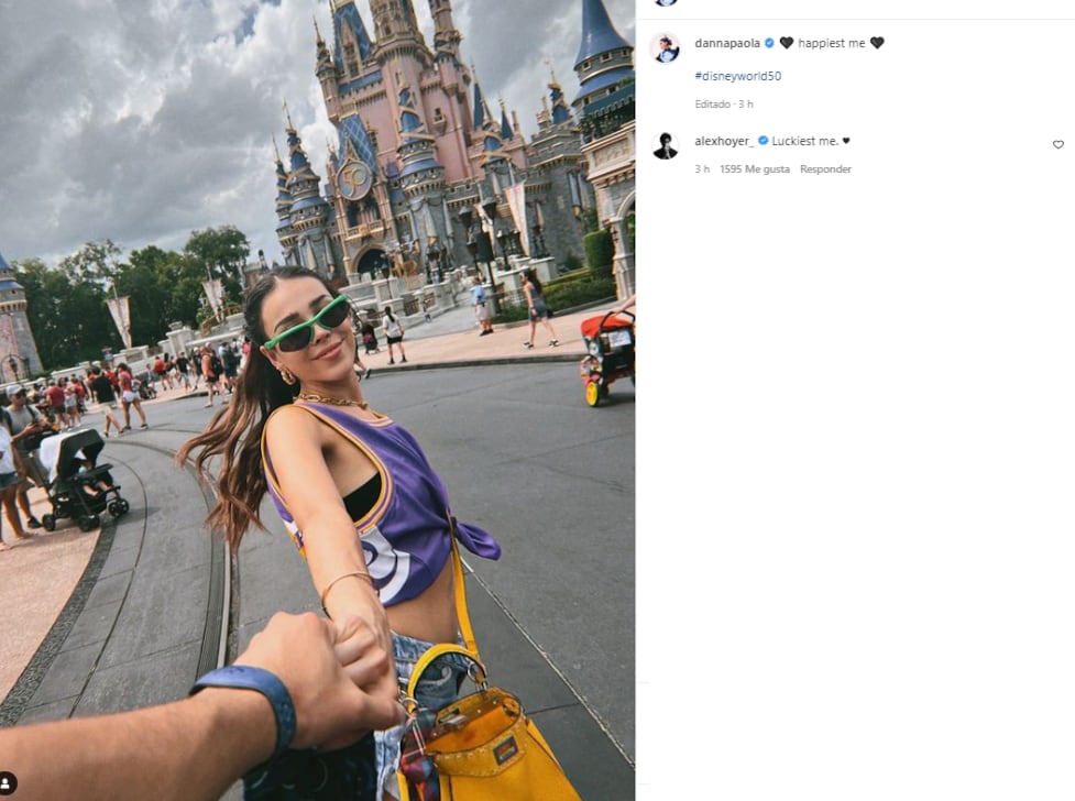 Danna Paola derrama amor con Alex Hoyer.