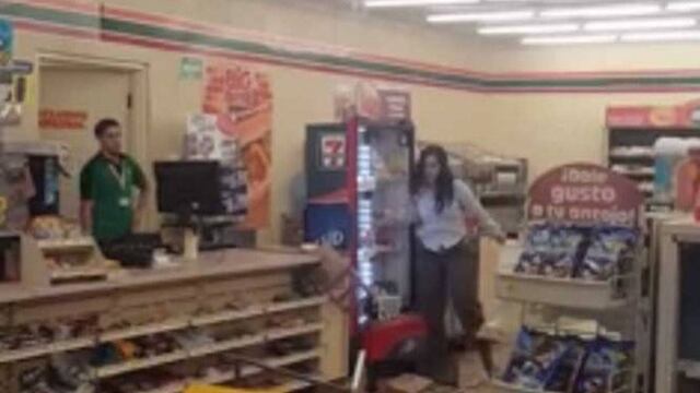 Destroza tienda.