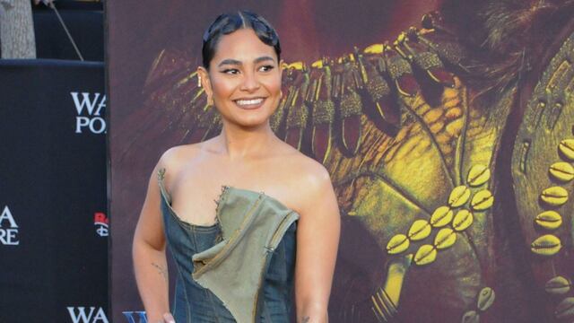 Mabel Cadena en la premiere de Black Panther: Wakanda Forever