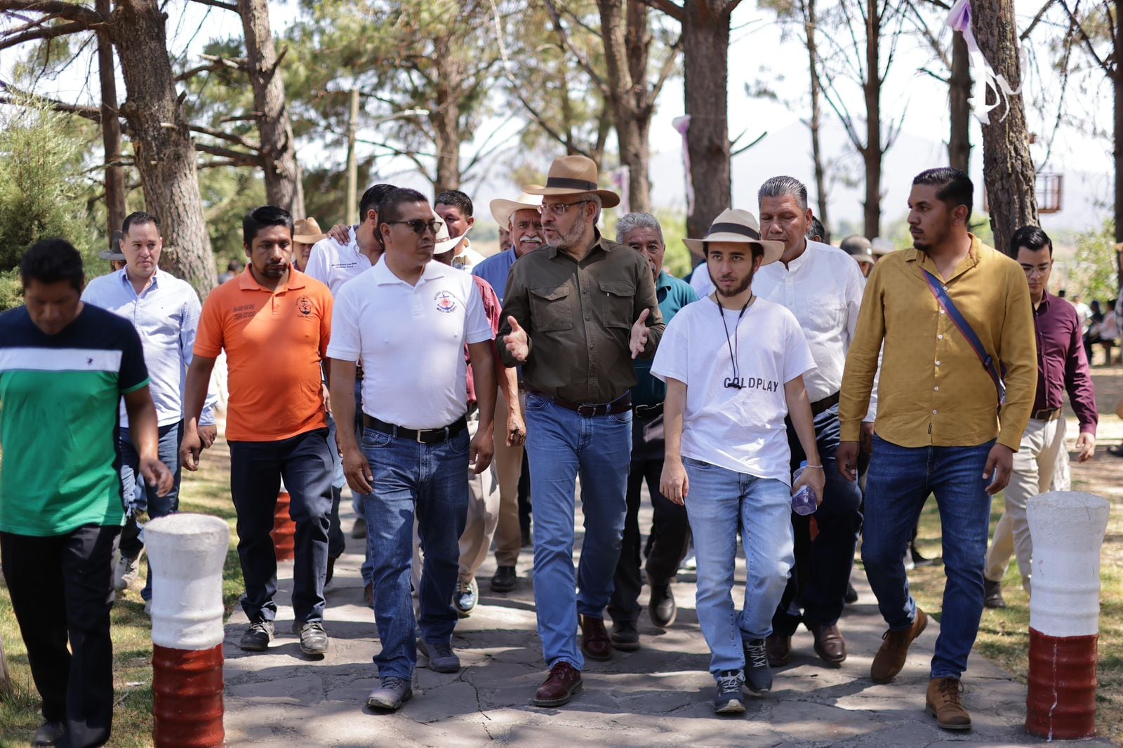Alfredo Ramírez Bedolla visita lago y manantiales de Pátzcuaro