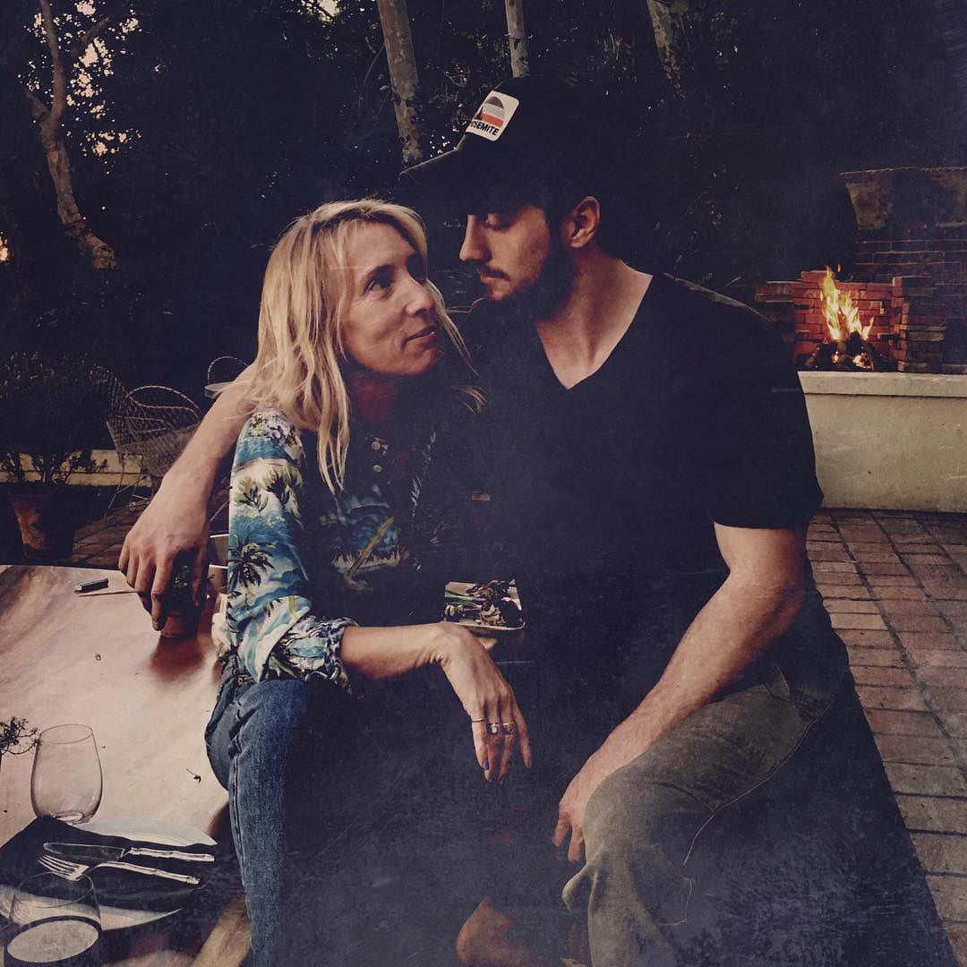 Comparan relación de Aaron Taylor-Johnson y su esposa Sam Taylor-Wood, con la de Cincuenta Sombras por grooming