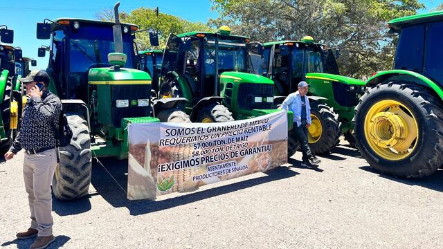 AGRICULTORES SE MANIFIESTAN EN PEMEX, SINALOA