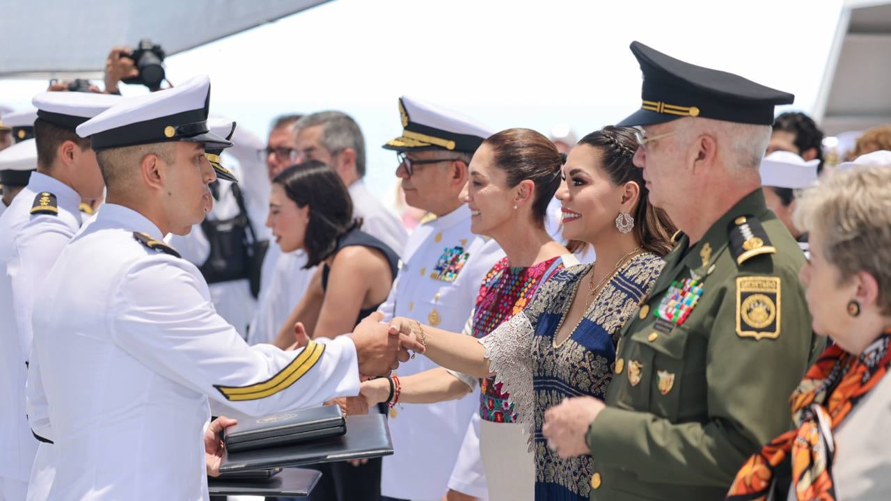 Evelyn Salgado y Claudia Sheinbaum conmemoraron el Día de la Marina Nacional en Acapulco