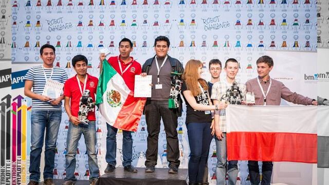 Estudiantes coronan a México en torneo europeo de robótica
