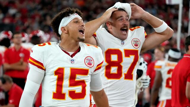Travis Kelce y Patrick Mahomes, estrellas de los Kansas City Chiefs