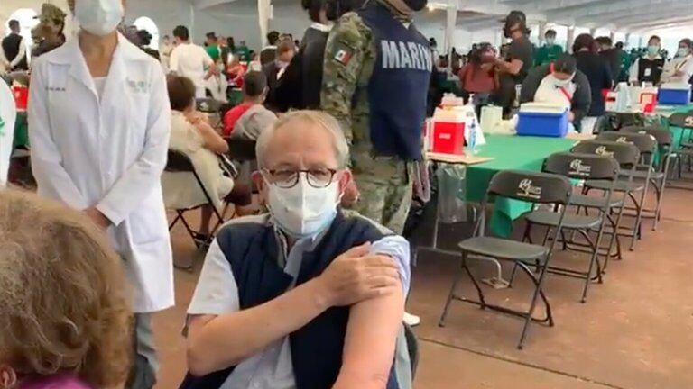 Jorge Alcocer recibe vacuna contra el Covid-19